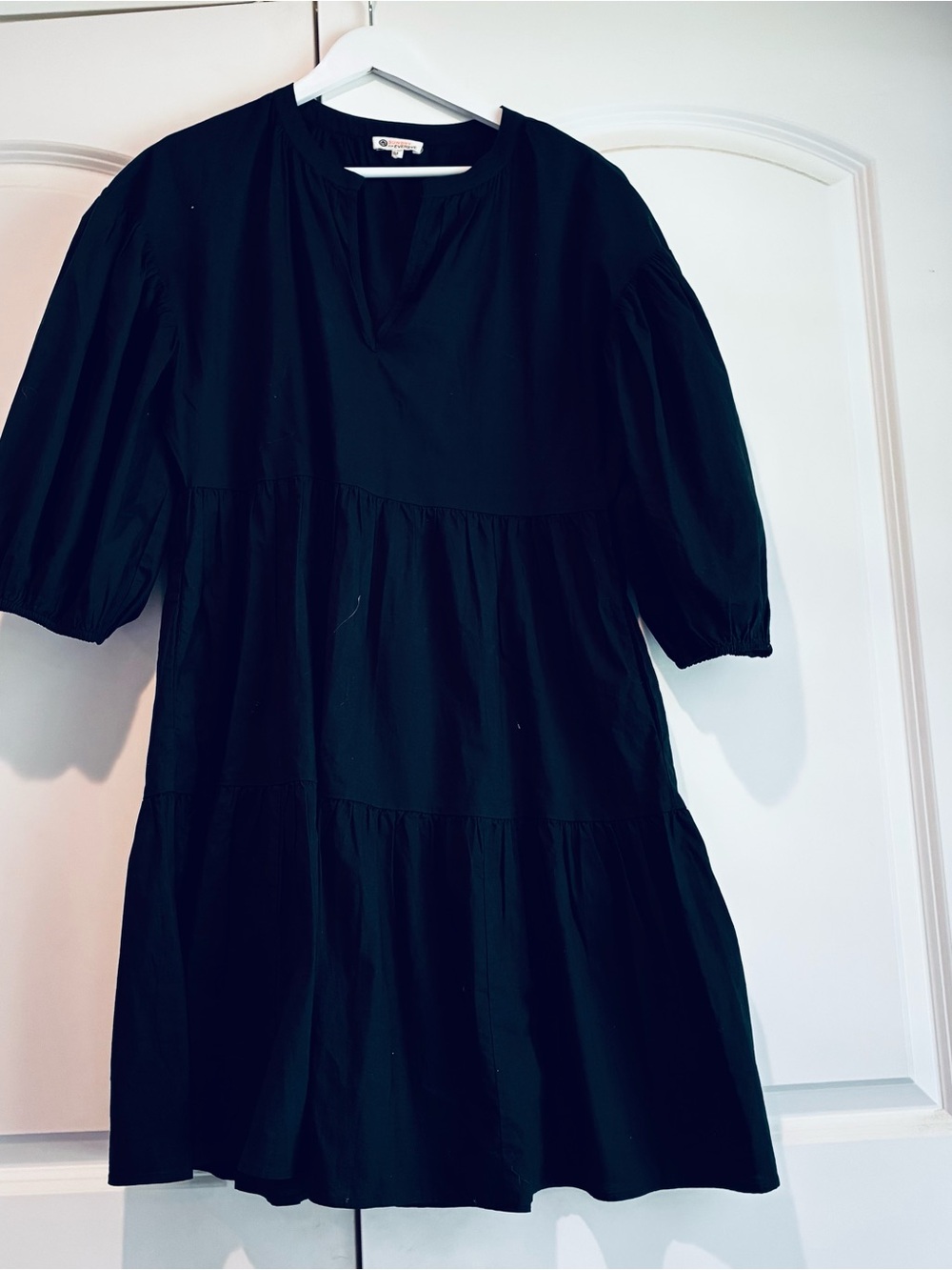 Sundry by Evereve Black Tiered Dress with Short Puff Sleeves Size 1